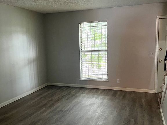 2nd image of 3016 Delaware Ave