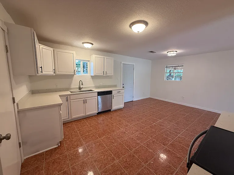 560 Wickford Way — Photo 21