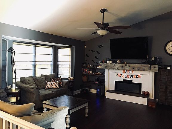 Main living room, with fire