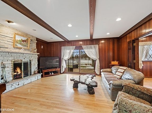 2nd image of 10833 Kingston St
