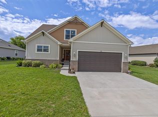 204 Chapel Hl, Johnson Creek, WI 53038
