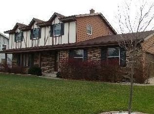 8575 W Whitaker Ave, Greenfield, WI 53228