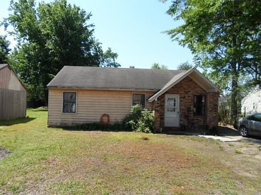 2nd image of 433 Olive St