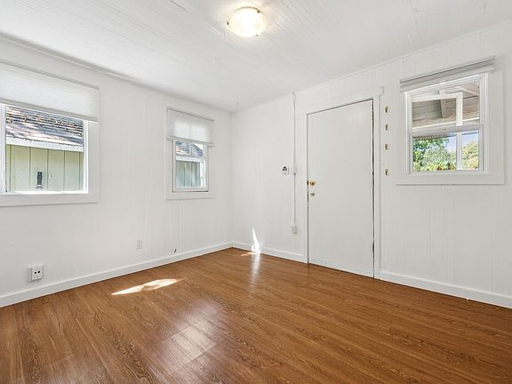5th image of 136 Northside Ave