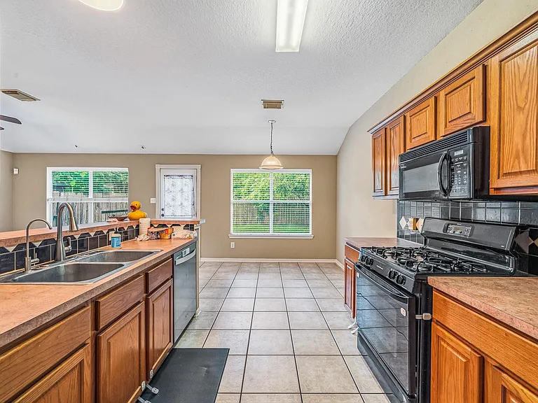 17935 Rose Hill Park Ln — Photo 12