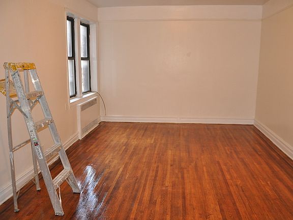 4th image of 115 E 21st St APT 5J