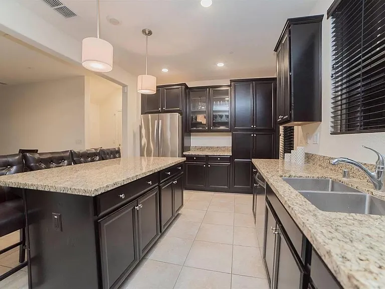 1088 Arrington Dr — Photo 10