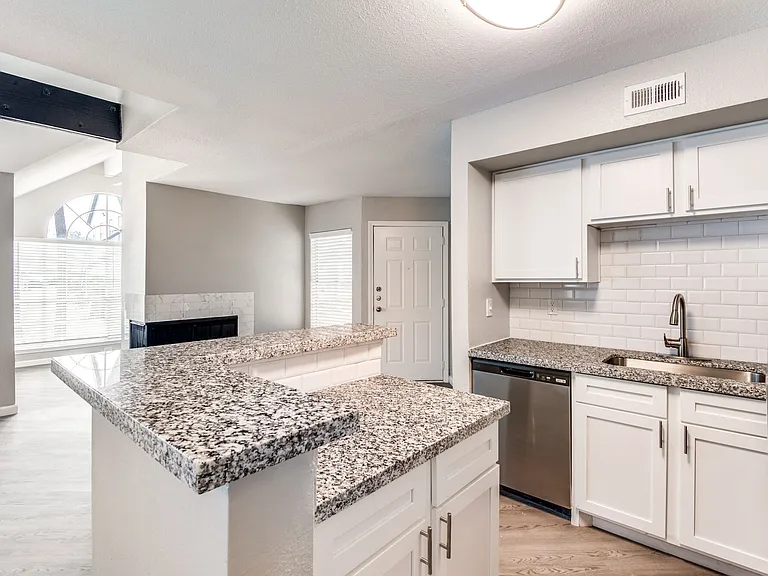 14135 Champions Dr — Photo 23