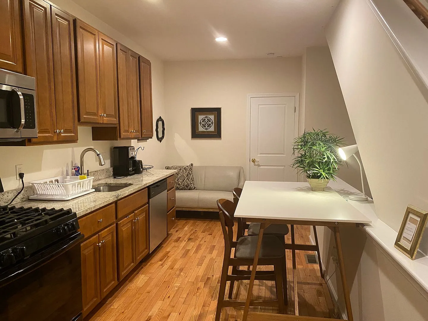 427 N Holly st — Photo 2