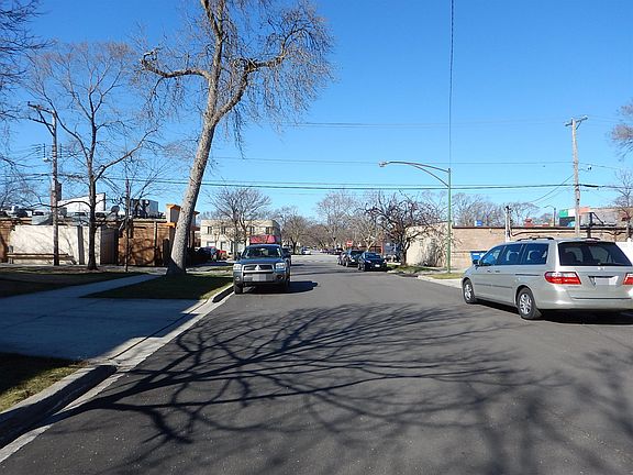 4th image of 10400 S Claremont Ave