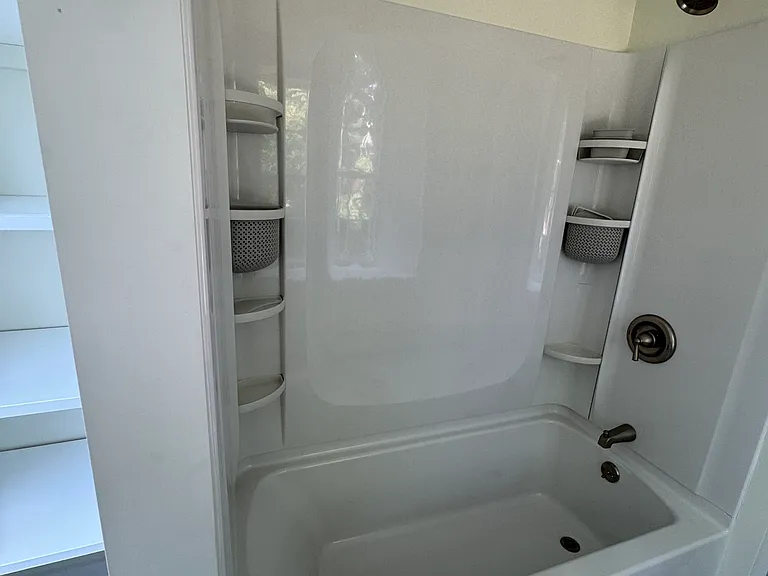 Tub with Shower