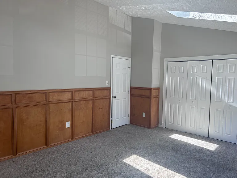 1810 Queen Anne Sq — Photo 12