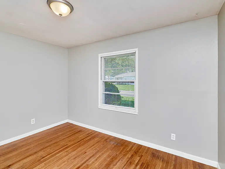 446 Cameron Rd — Photo 12