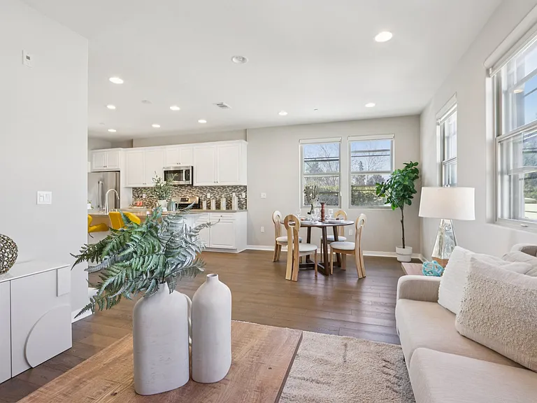 951 Arrowleaf Pl — Photo 6