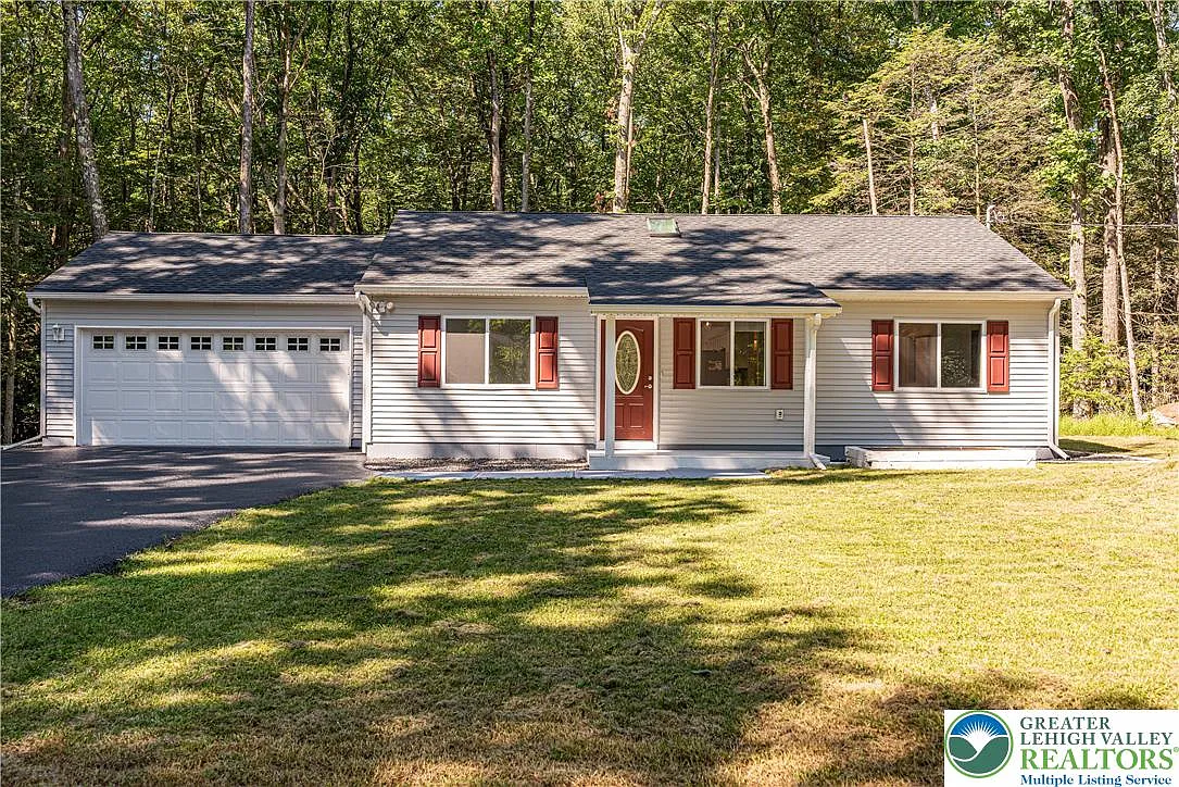 3 bed, 2.0 bath, 1260 sqft, $2,000 — Photo 1