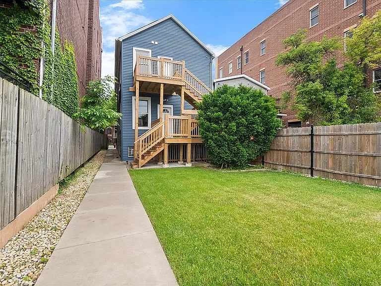 1831 N California Ave #2 — Photo 9