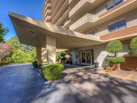5th image of 1960 Parkway Ave #406