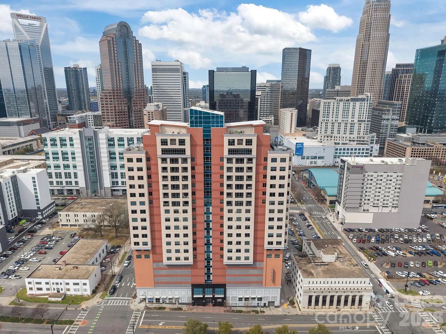 2 bed, 2.0 bath, 1726 sqft, $4,500 — Photo 2