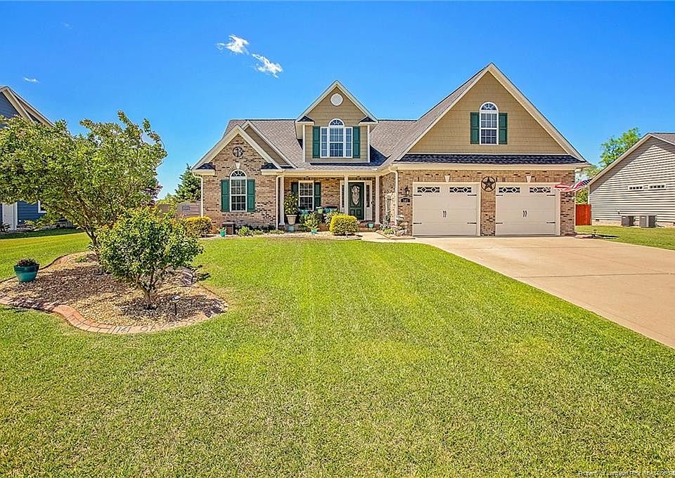 1st image of 141 Oakridge Dr