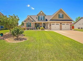 141 Oakridge Dr, Raeford, NC 28376