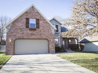 5697 S Fox Hollow Ave, Springfield, MO 65810