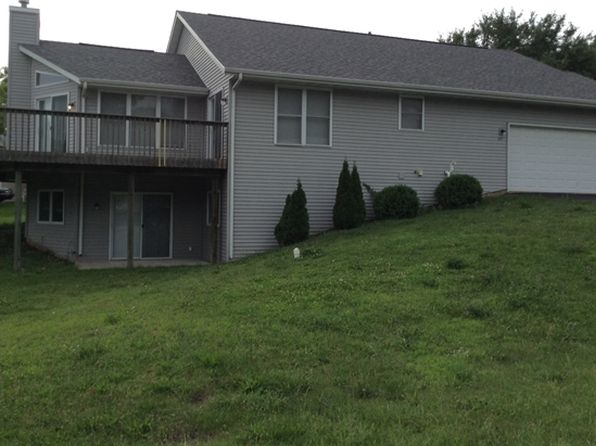 200 Staffordshire Dr NE