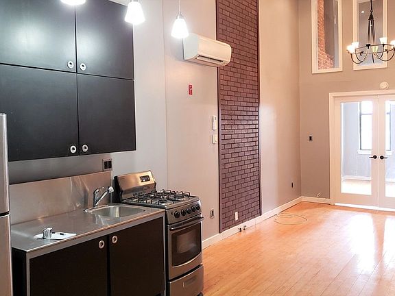 2nd image of 1518 Gates Ave #302