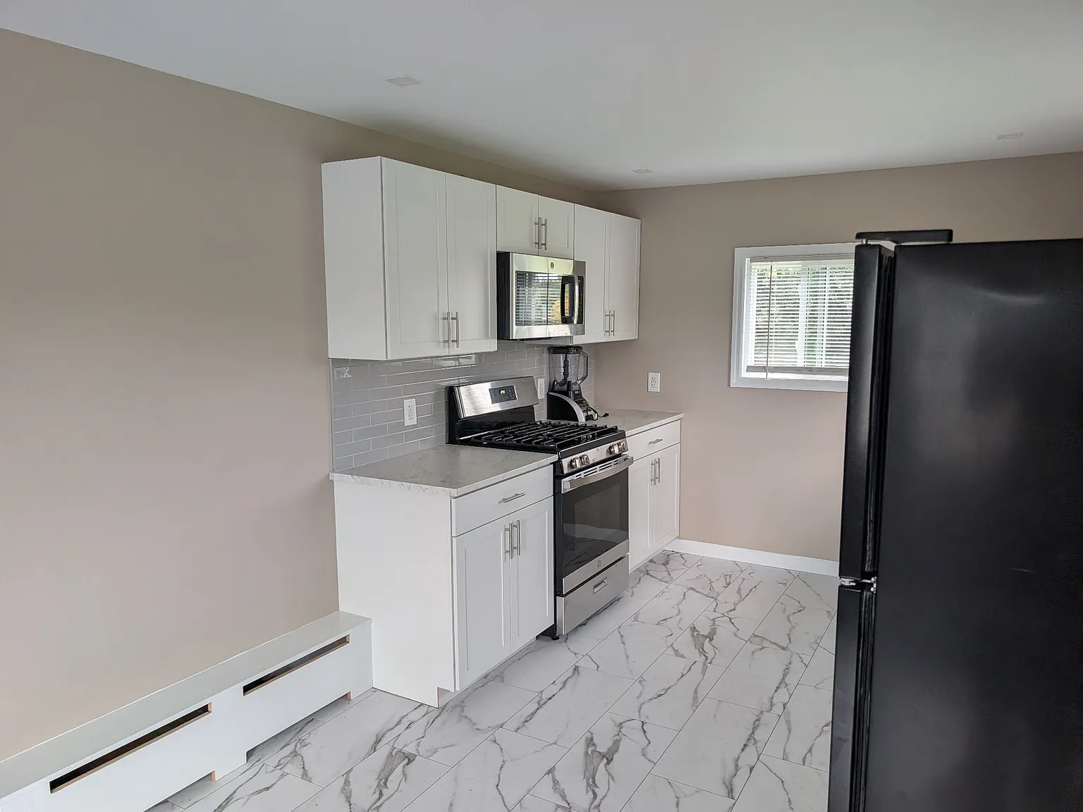2 bed, $2,000 — Photo 4