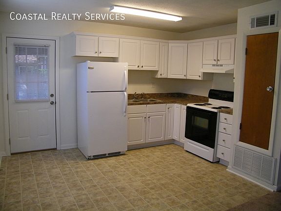 4th image of 947 Don Dr #D