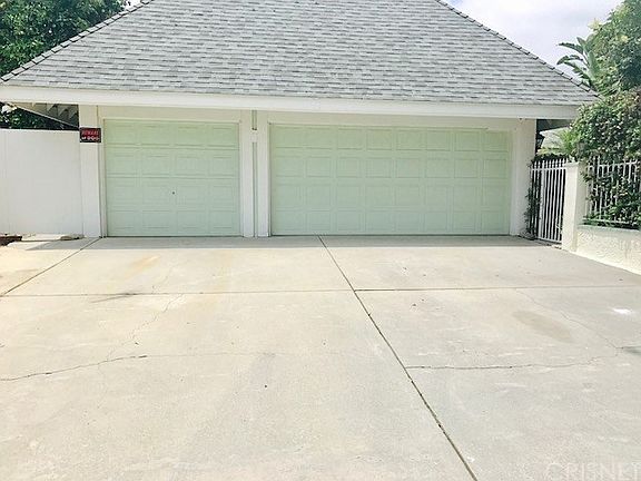 3rd image of 8321 Capistrano Ave