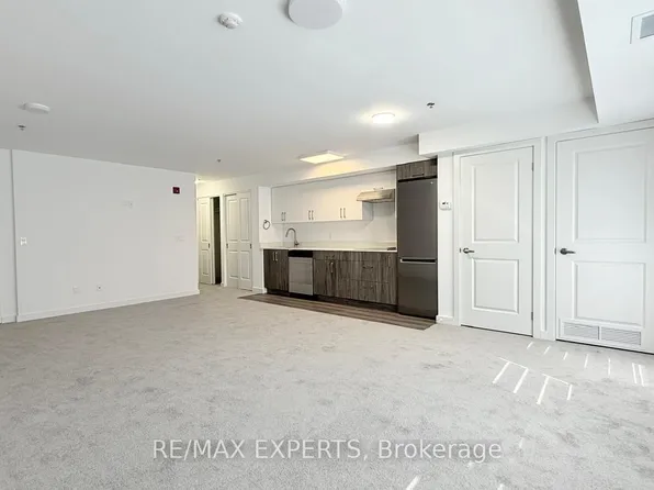 45 Connaught Ave #404, Toronto, ON M4L 2V8
