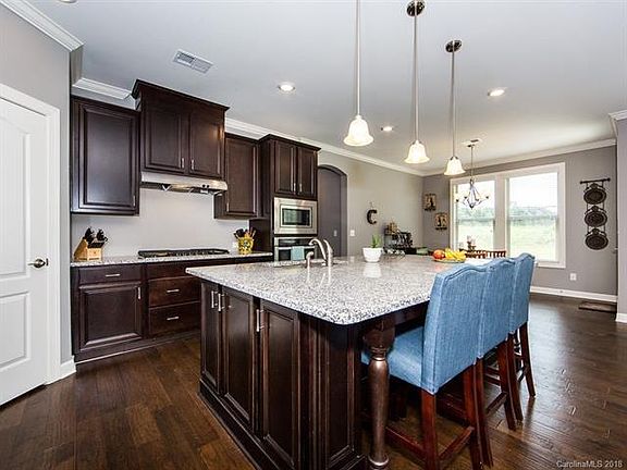 4th image of 114 Kenna Ct