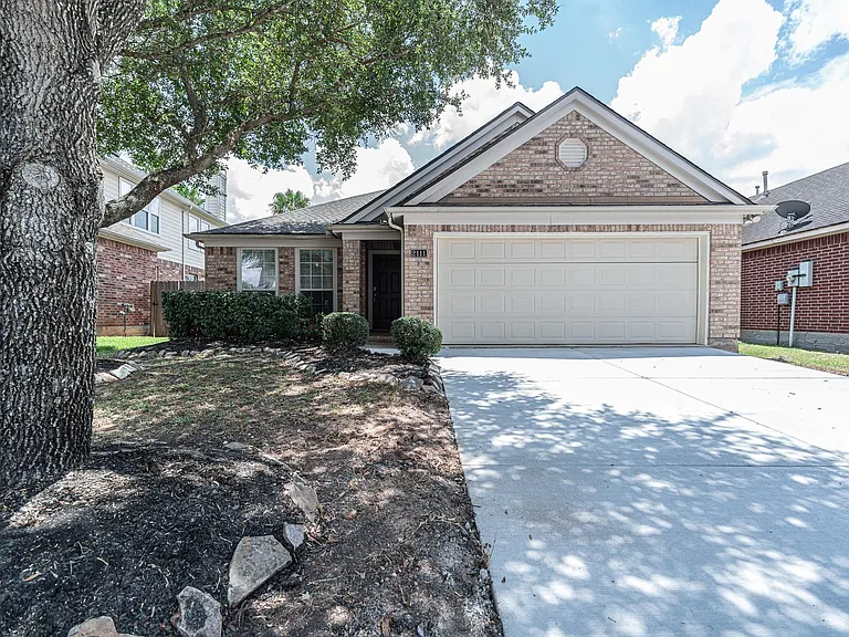 2111 Sailwind Dr — Photo 1