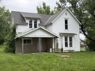 404 E 5th St, Cameron, MO 64429