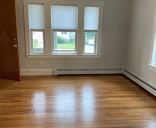 2nd image of 376 Crescent St Floor 1