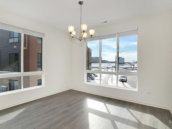 3rd image of 1308 Catalina Ct