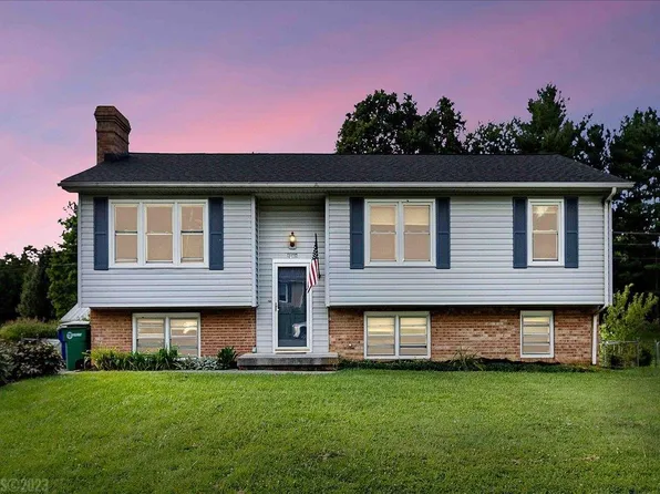 2260 Glade Dr SE, Christiansburg, VA 24073