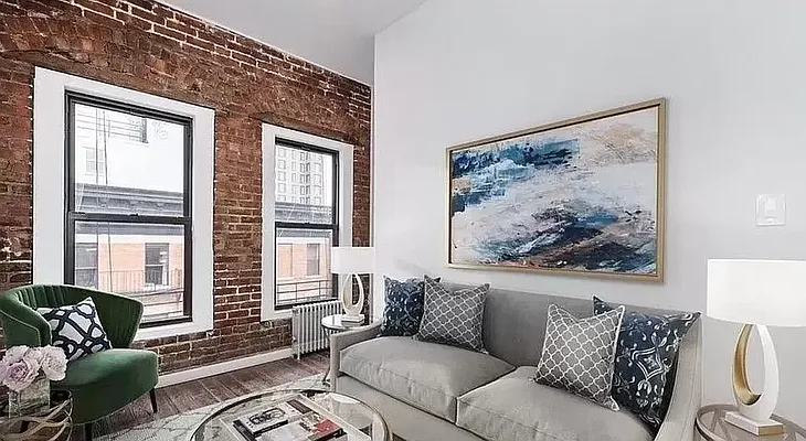 Rented by REAL New York | media 21