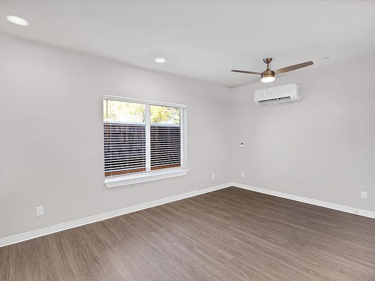Sanford Flats — Photo 9