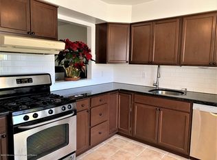 21 Haverford Ct UNIT 6, Freehold, NJ 07728