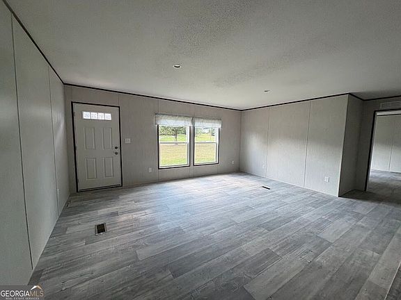 4th image of 97 Trinity Ct