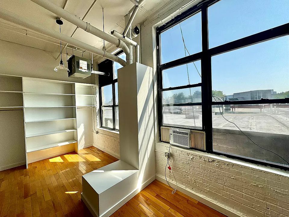 1st image of 7 McKibbin Ct #313