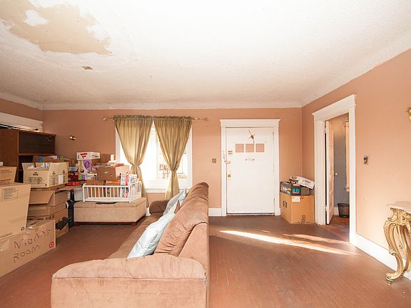 4th image of 6212 Hillandale Dr