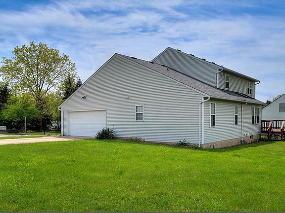 2nd image of 628 Cynthia Ct