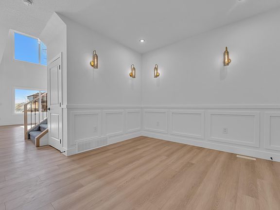 3rd image of 382 Linden Loop
