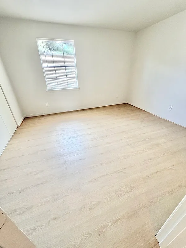 1 bed, 1.0 bath, $850 — Photo 4