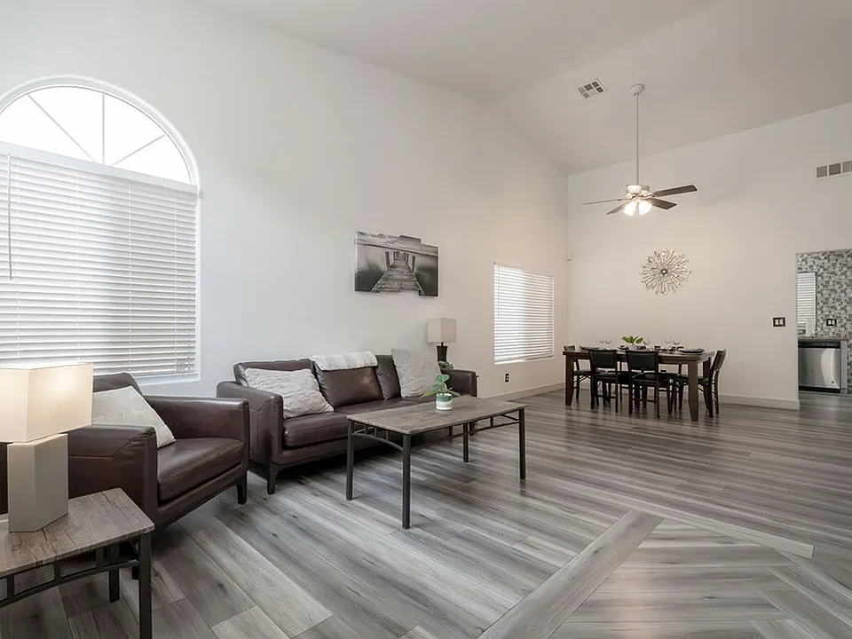 3190 E Eldorado Ln