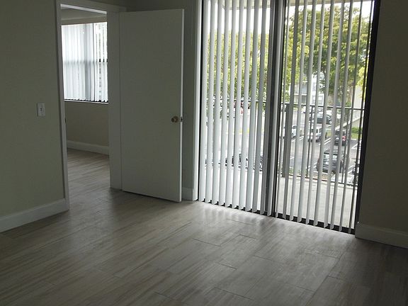 5th image of 728 Executive Center Dr #110-5-110