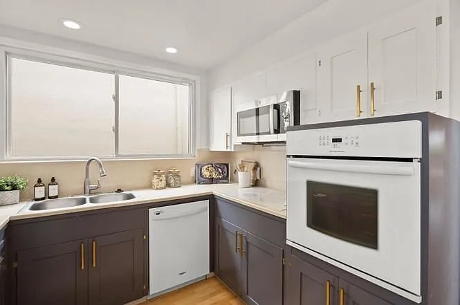 61 Windsor Dr — Photo 8