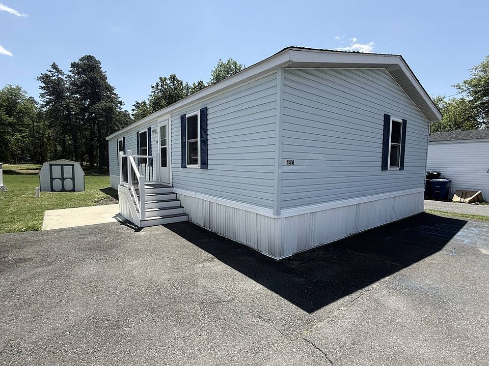 1st image of 14 Winesap Ln